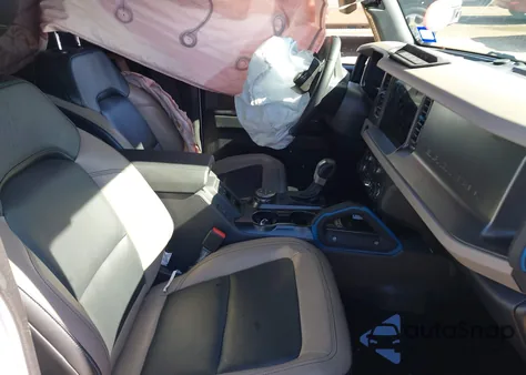 2024 Ford Bronco Wildtrak z USA, uszkodzony, nr VIN 1FMEE2BP4RLB15642